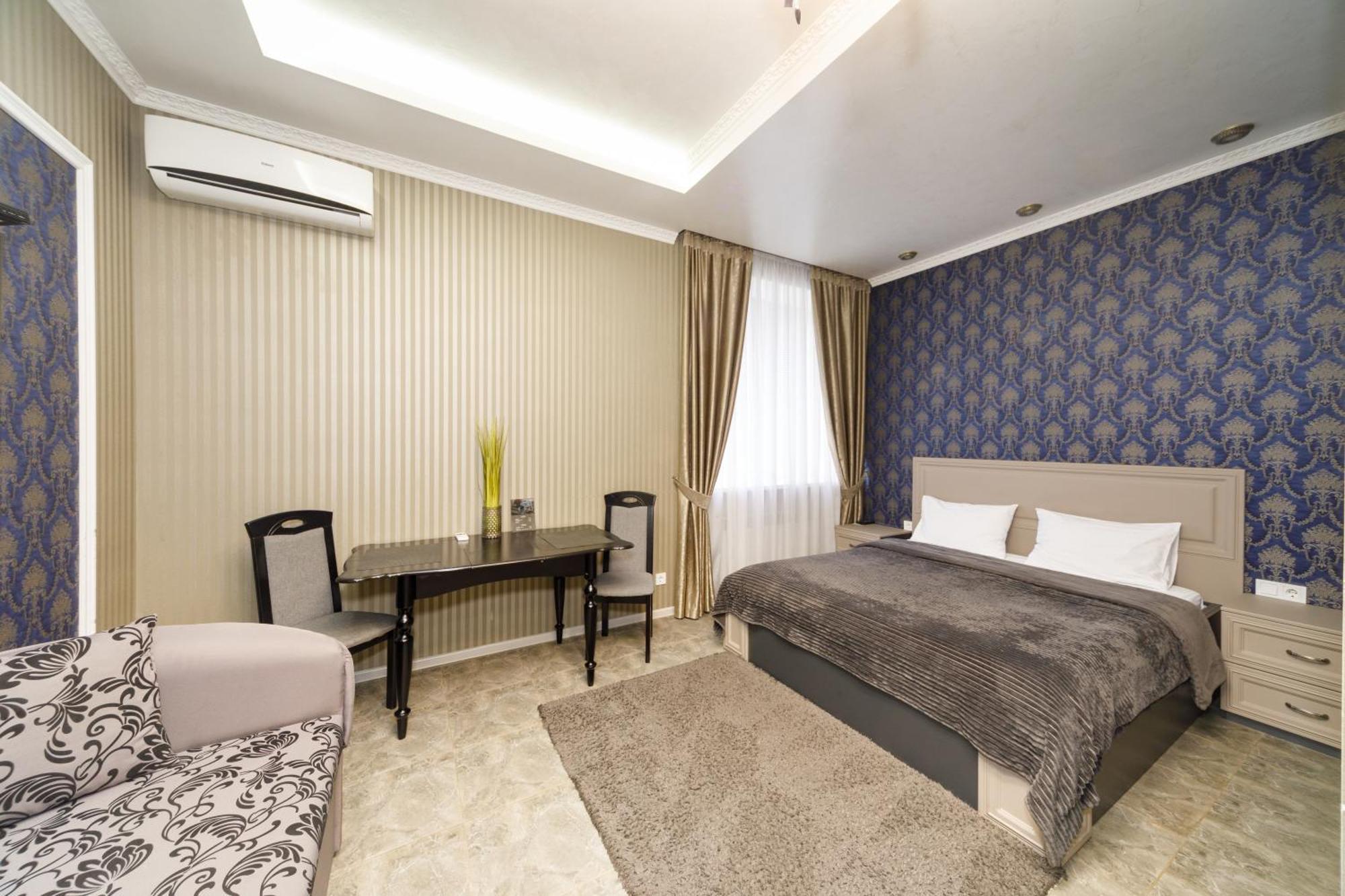 L.O.Y Family Hotel Dnipro Exterior foto